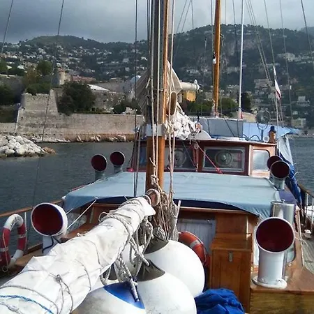 Motorsailer Ambersea Botel *